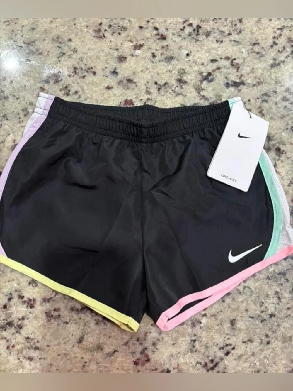 Nike dri fit tempo short pastel trim NWT